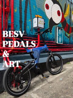 .
━━━━━━━━━━━━━━
BESV PEDALS & ART #原宿 編
━━━━━━━━━━━━━━
前回に続いて
お好み焼き #原宿さくら亭 @harajuku_sakuratei さまの
エントランスエリアに描かれた
#Toastoro #トーストロ @t0a5t0r0 さんの作品です
#BESV #BESVJAPAN #ベスビー #PSA2
#ebike #電動アシスト自転車 
#東京 #アート巡り